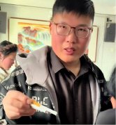 朱雪梅的日常打扮、张海洋的紧张神情