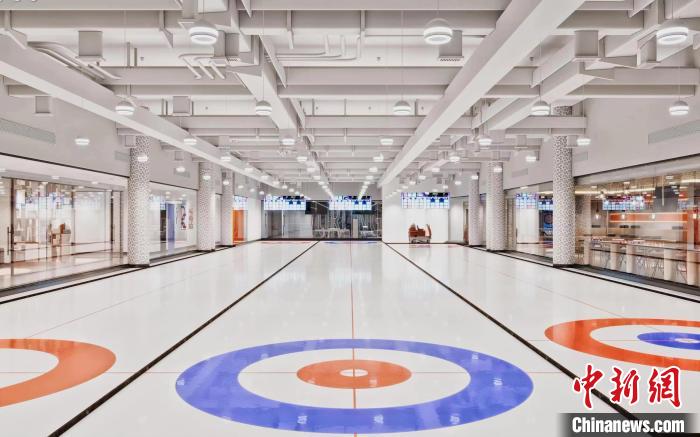 广州珠江环世真冰冰壶馆正式投入运营，成为华