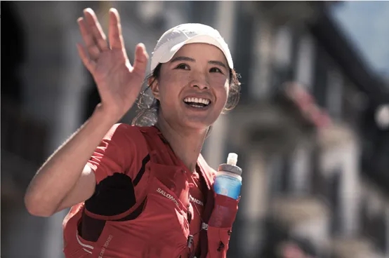 姚妙逆袭夺UTMB-OCC组冠军 成为亚洲三冠王