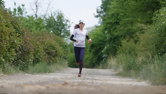 姚妙逆袭夺UTMB-OCC组冠军 成为亚洲三冠王