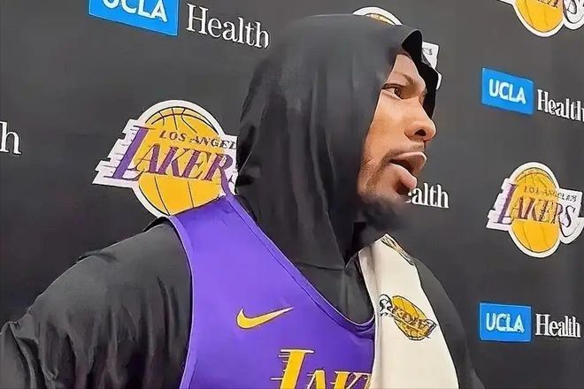 斯玛特正负值领跑全队 湖人8连胜背后防守核心立