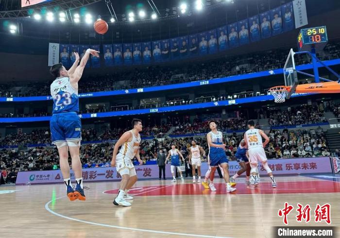 被篮球耽误的超模再度出发：从常规赛最佳到再