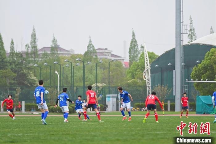 跨越黔山万水的友谊对决：上海交大校队在沪对