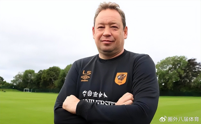 斯卢茨基带队不败申花球迷期待争冠 范志毅挖角